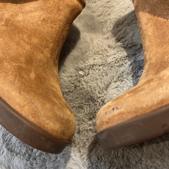 UGG WEDGES!! - Picture 6 of 6